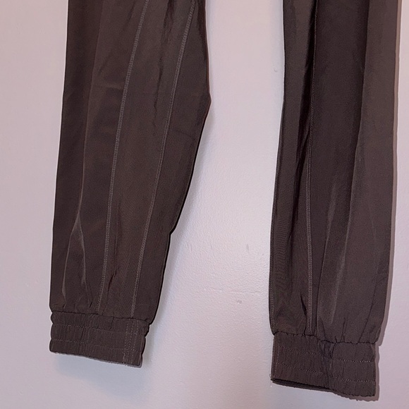 Halara High Waisted Jogger - Picture 4 of 6